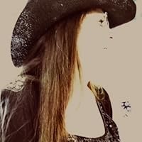 Profile Image for Dee.